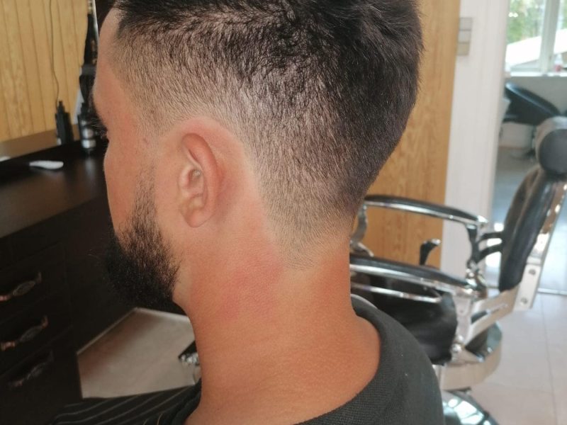 Model-Milanbarber-4